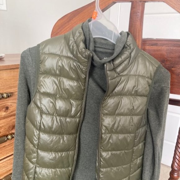🤑FREE add-on- Olive green puff vest - Picture 3 of 6
